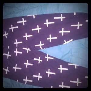 Cross print leggings